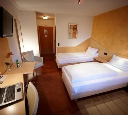 & Restaurant Kaiser Superior Hotell Herrenberg